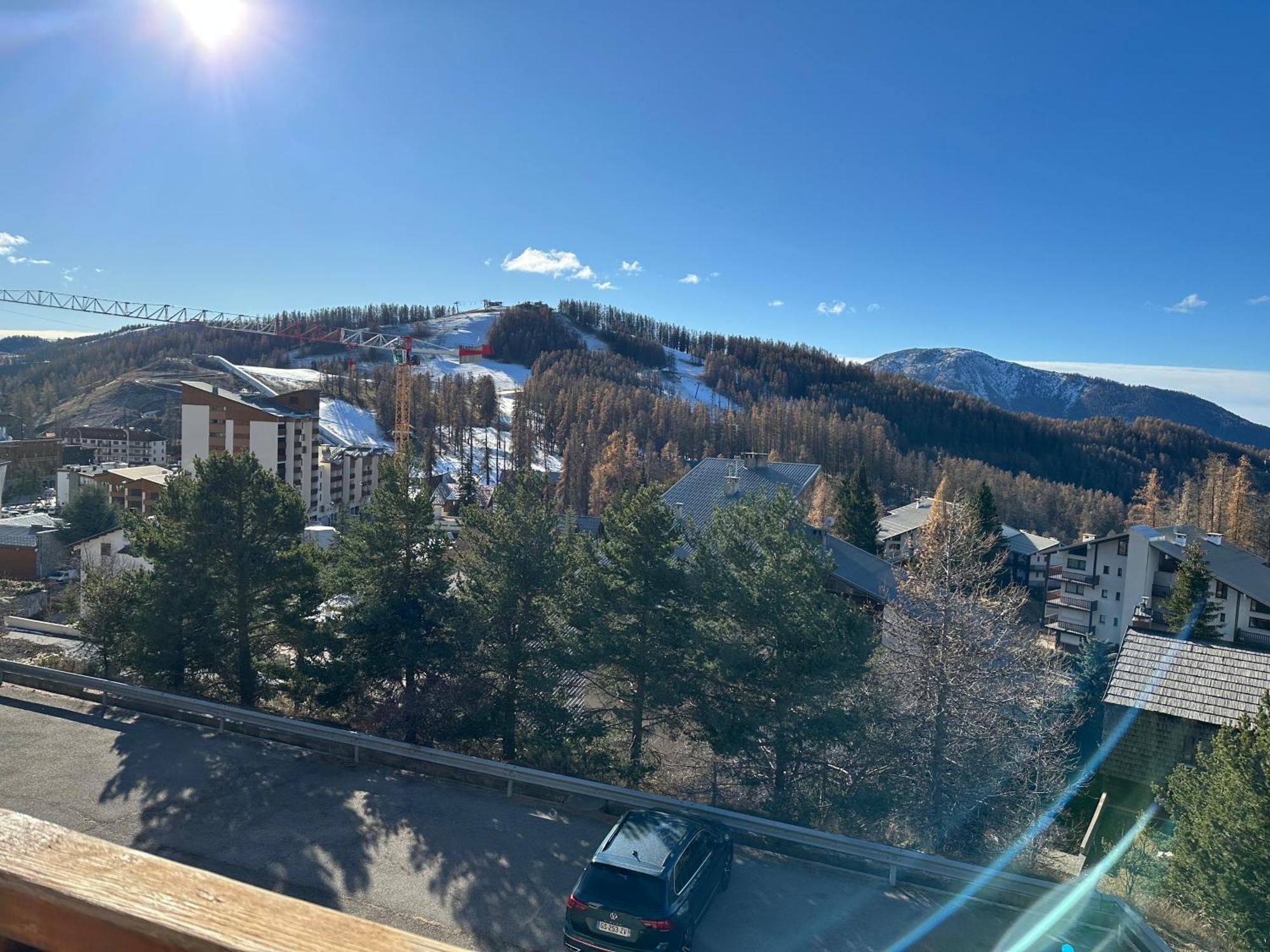 Le Panorama De *